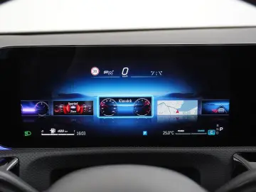 MERCEDES-BENZ CLA 180 AMG Line   Panorama - Schiebed&hellip;