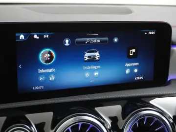 MERCEDES-BENZ CLA 180 AMG Line   Panorama - Schiebed&hellip;