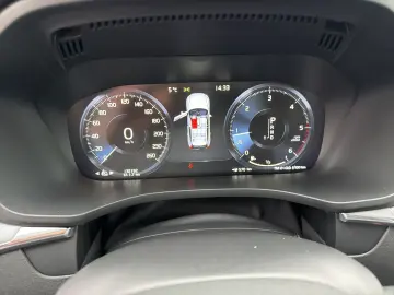 Volvo XC60 2019 D4 Momentum