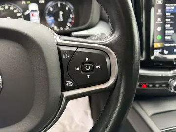 Volvo XC60 2019 D4 Momentum
