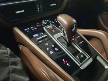 Porsche Cayenne Coupe e-Hybrid