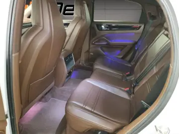 Porsche Cayenne Coupe e-Hybrid