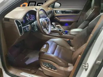 Porsche Cayenne Coupe e-Hybrid