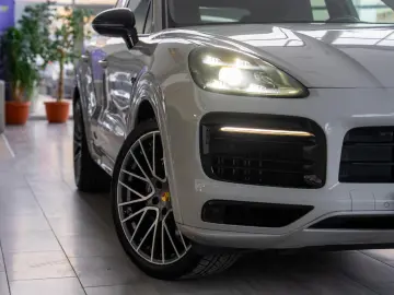 Porsche Cayenne Coupe e-Hybrid