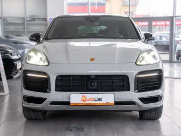 Porsche Cayenne Coupe e-Hybrid