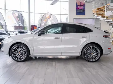 Porsche Cayenne Coupe e-Hybrid