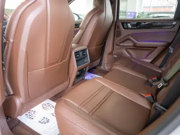 Porsche Cayenne Coupe e-Hybrid