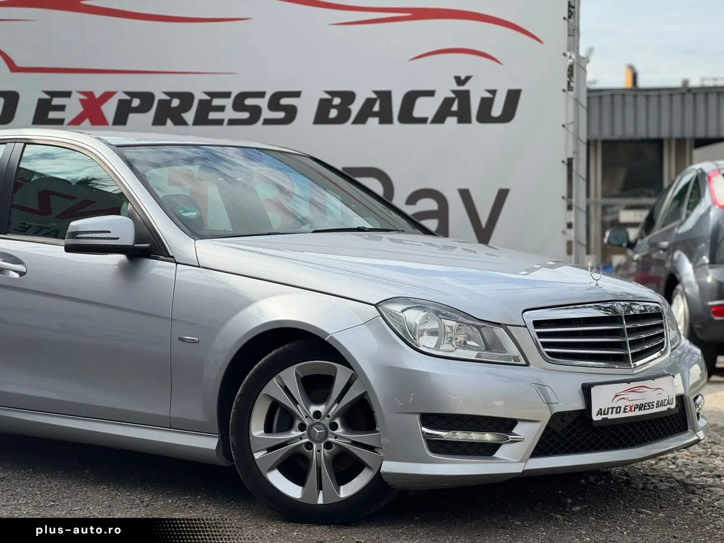 Mercedes-Benz C-Klasse C 180 CGI BlueEfficiency Classic