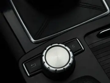 Mercedes-Benz C-Klasse C 180 CGI BlueEfficiency Classic