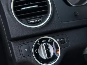 Mercedes-Benz C-Klasse C 180 CGI BlueEfficiency Classic