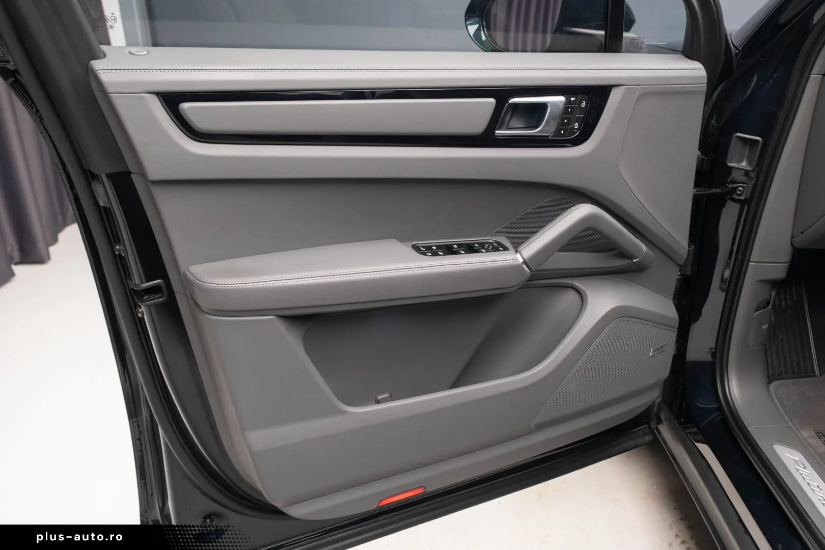 Porsche Cayenne Platinum Hyb   Garantie   Leasing