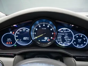 Porsche Cayenne Platinum Hyb   Garantie   Leasing