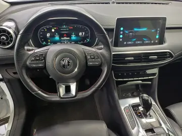 MG HS 1.5T GDI Luxury Automată 162CP