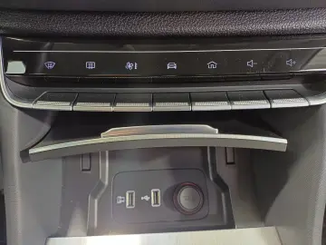 MG HS 1.5T GDI Luxury Automată 162CP