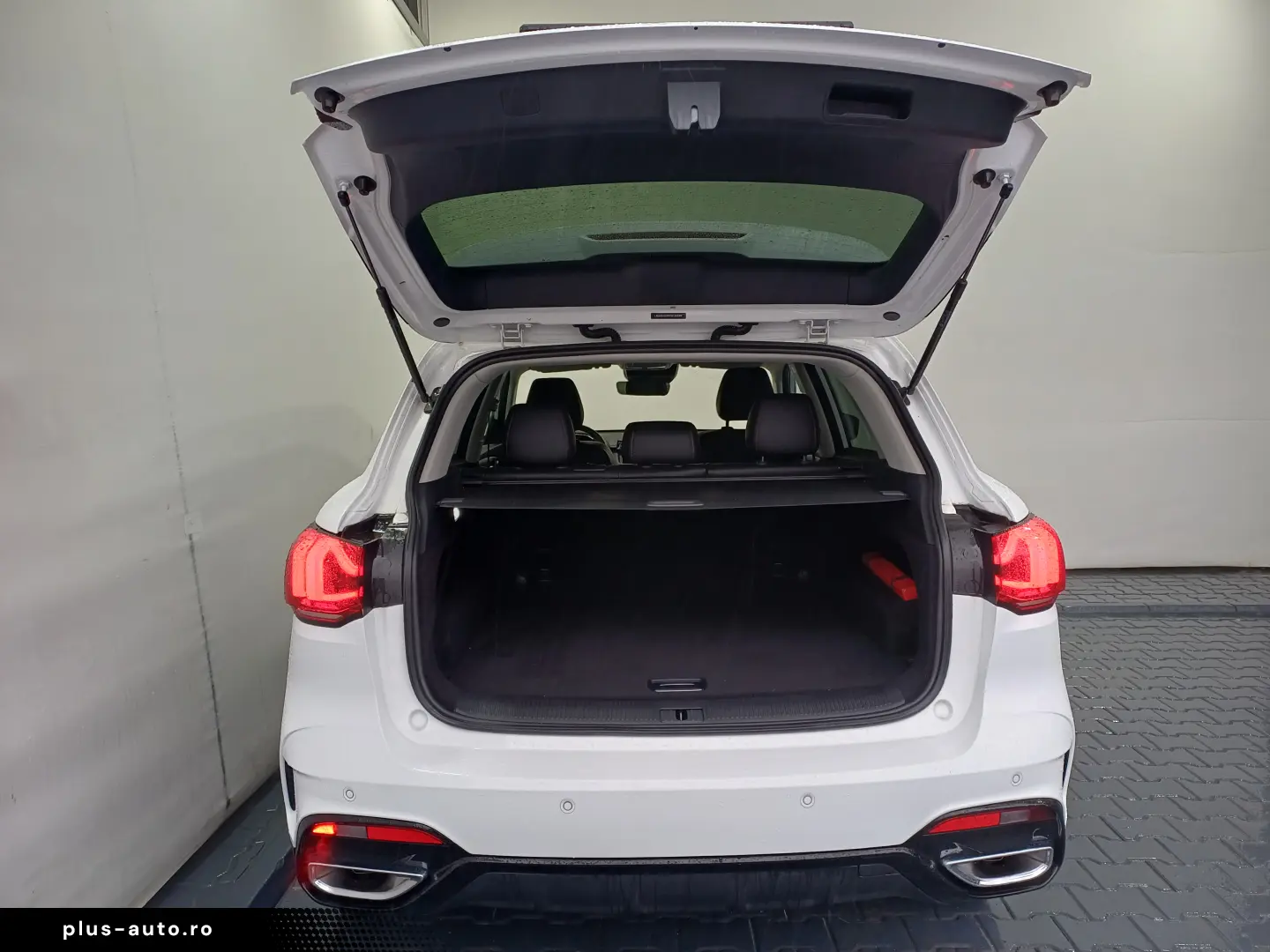 MG HS 1.5T GDI Luxury Automată 162CP