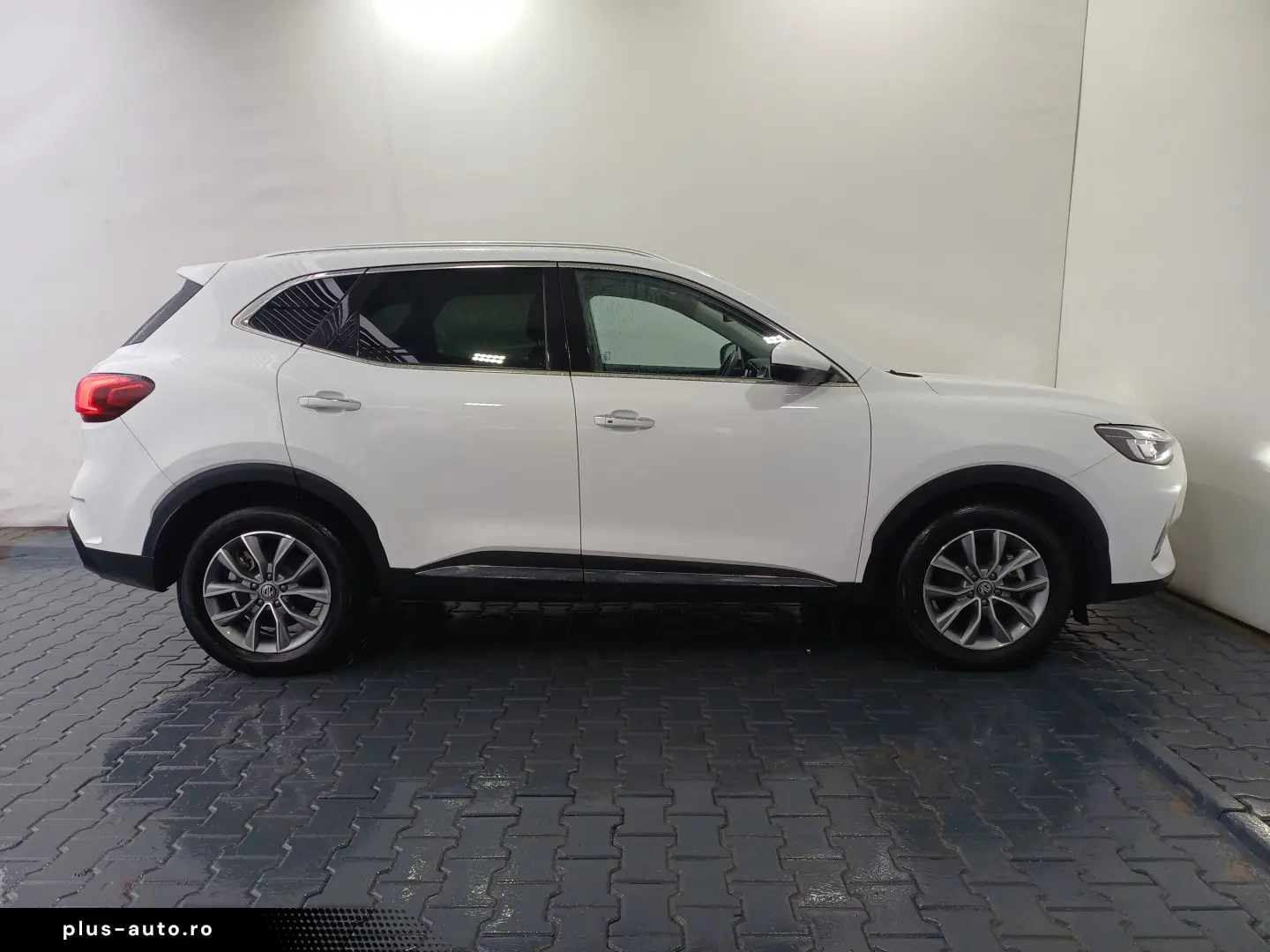 MG HS 1.5T GDI Luxury Automată 162CP