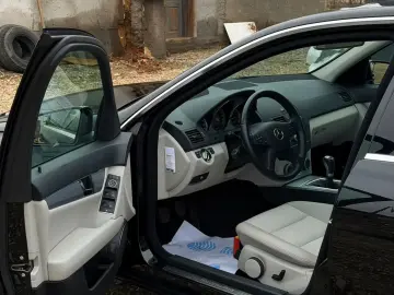 Mercedes Benz C180