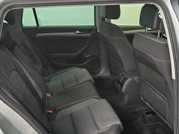 VW Passat Business 2 0 TDI 150 Cp DSG