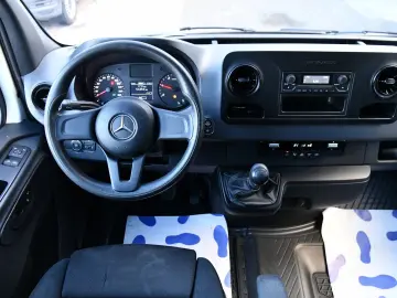 MERCEDES-BENZ Sprinter 211CDI RWD L2