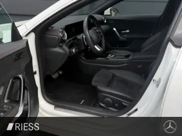 MERCEDES-BENZ CLA 180 AMG MBUX LED Ambiente Rückfahrkamera