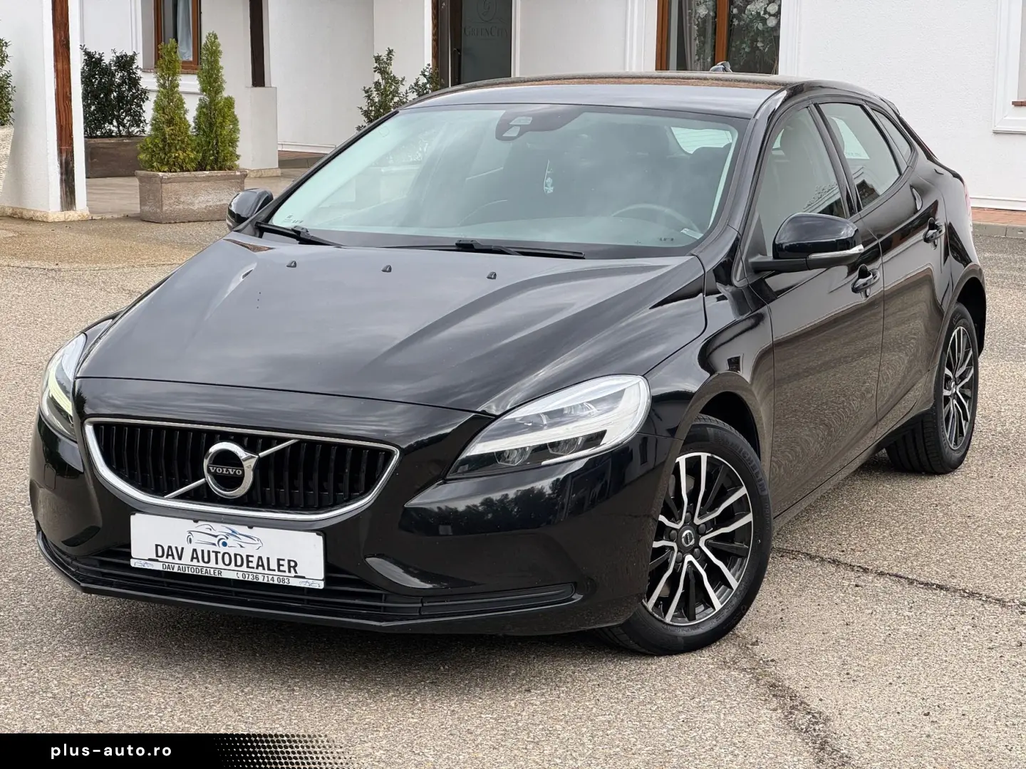 Volvo V40 Gen-Ii-2012