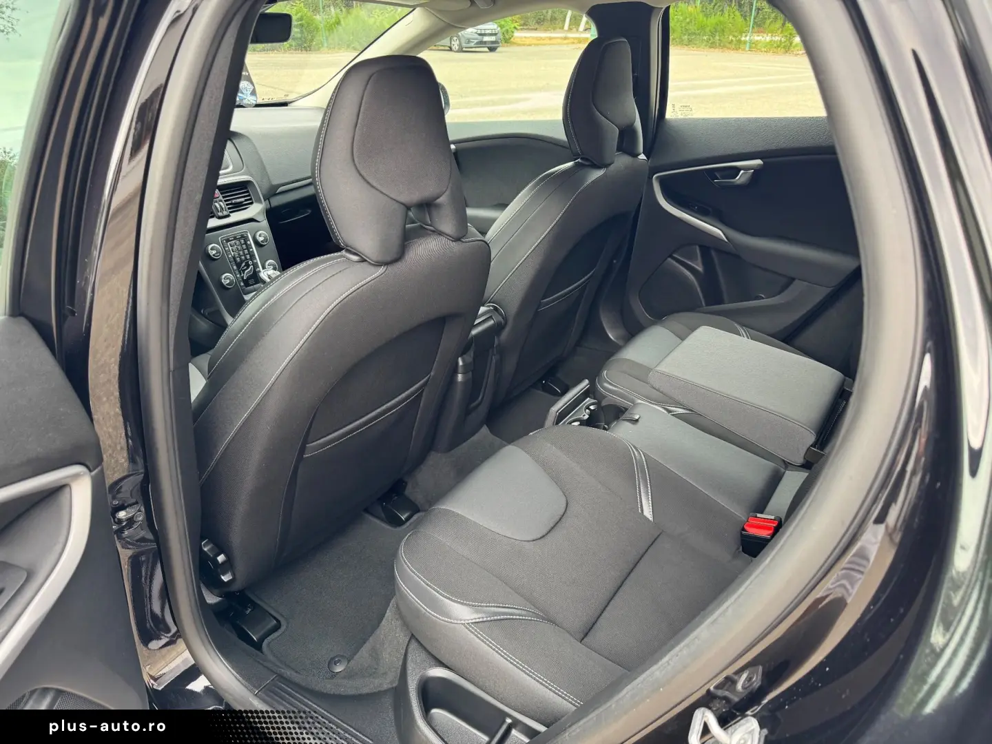 Volvo V40 Gen-Ii-2012