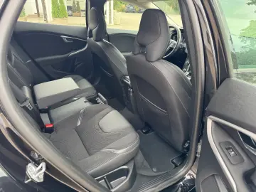 Volvo V40 Gen-Ii-2012