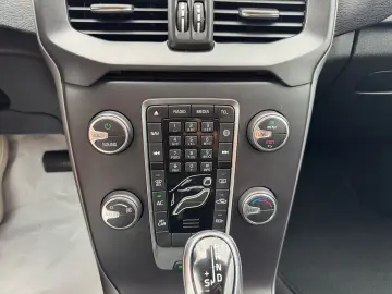 Volvo V40 Gen-Ii-2012