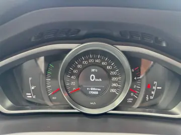 Volvo V40 Gen-Ii-2012