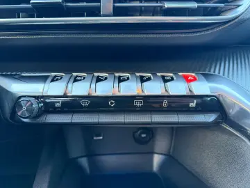 Peugeot 3008 Gen-Ii-2016