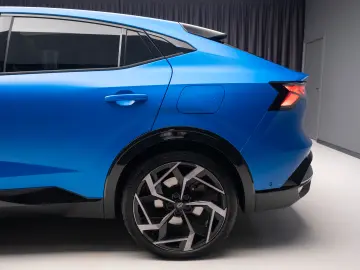 RENAULT RAFALE (300 CP) E-Tech Plug-in Hybrid 4x4 Multi-Mode