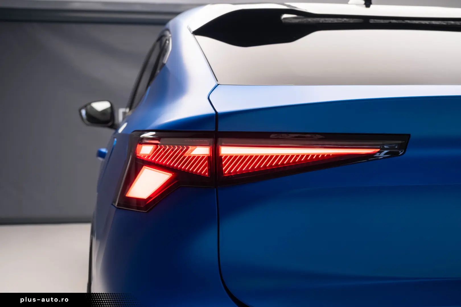 RENAULT RAFALE (300 CP) E-Tech Plug-in Hybrid 4x4 Multi-Mode