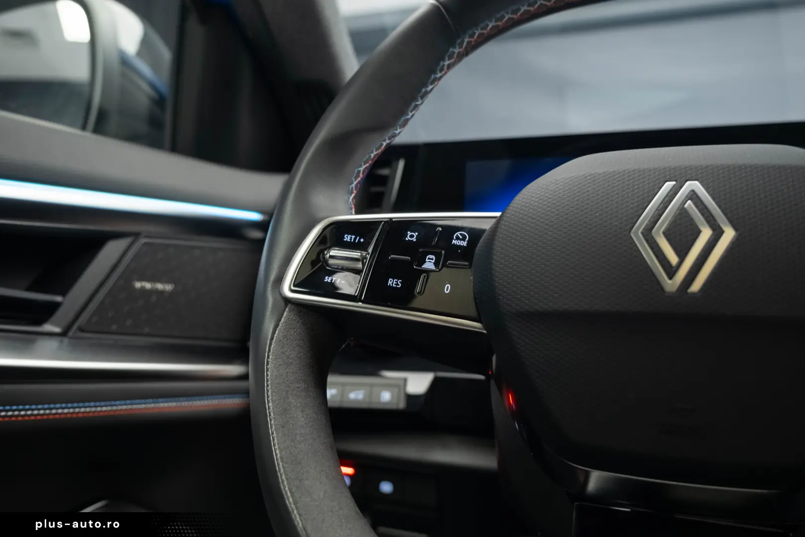 RENAULT RAFALE (300 CP) E-Tech Plug-in Hybrid 4x4 Multi-Mode