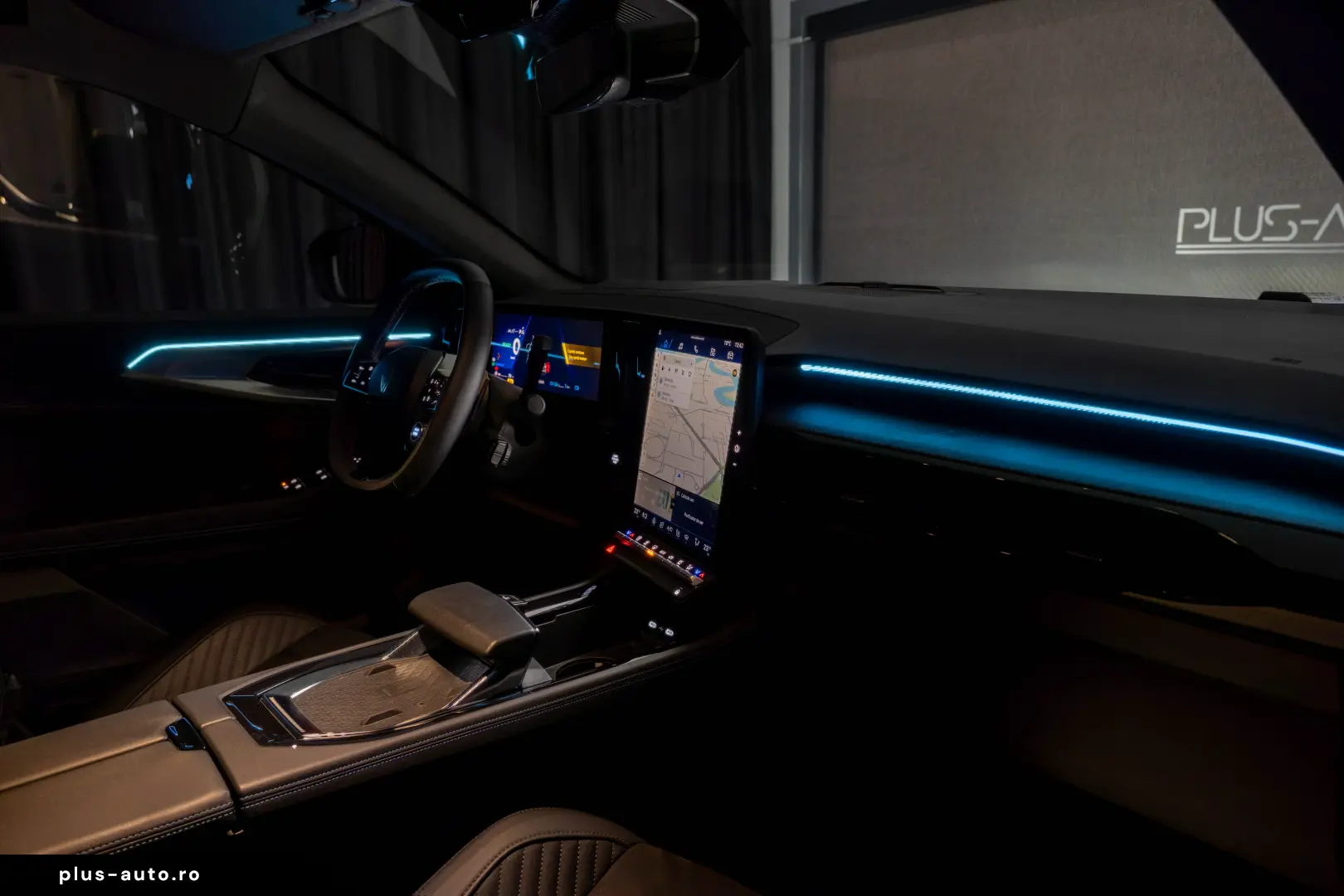 RENAULT RAFALE (300 CP) E-Tech Plug-in Hybrid 4x4 Multi-Mode