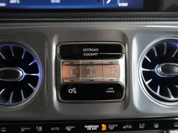 MERCEDES-BENZ G 63 AMG AHK PANO STHZ 360  22