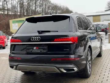 AUDI Q7 50 TDI quattro S line PANO LUFT HeadUp 7Sitze