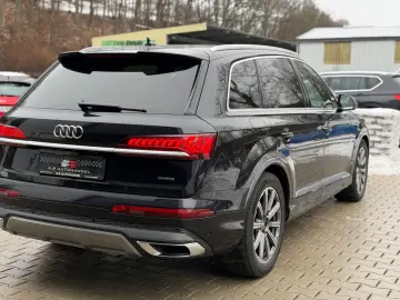 AUDI Q7 50 TDI quattro S line PANO LUFT HeadUp 7Sitze