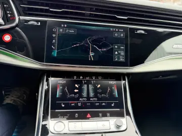 AUDI Q7 50 TDI quattro S line PANO LUFT HeadUp 7Sitze