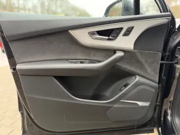 AUDI Q7 50 TDI quattro S line PANO LUFT HeadUp 7Sitze