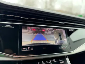 AUDI Q7 50 TDI quattro S line PANO LUFT HeadUp 7Sitze