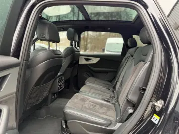 AUDI Q7 50 TDI quattro S line PANO LUFT HeadUp 7Sitze