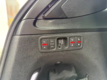 AUDI Q7 50 TDI quattro S line PANO LUFT HeadUp 7Sitze