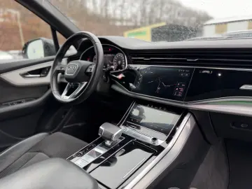 AUDI Q7 50 TDI quattro S line PANO LUFT HeadUp 7Sitze