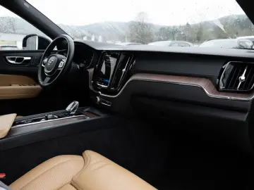 VOLVO XC60 B5 Ultimate Bright AWD