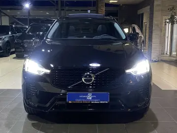 VOLVO XC60 Ultimate Dark AWD B&W 360Cam LED SHZ Pano