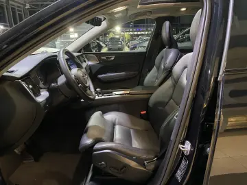 VOLVO XC60 Ultimate Dark AWD B&W 360Cam LED SHZ Pano