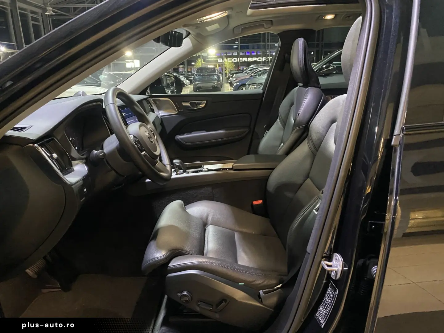 VOLVO XC60 Ultimate Dark AWD B&W 360Cam LED SHZ Pano