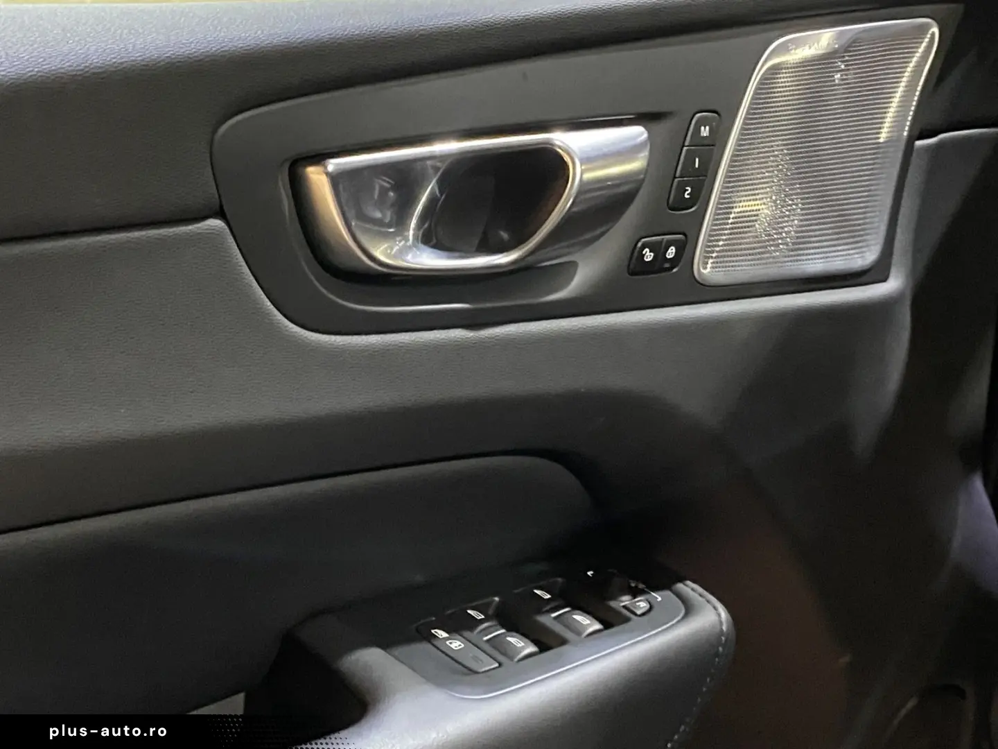 VOLVO XC60 Ultimate Dark AWD B&W 360Cam LED SHZ Pano