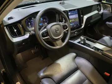 VOLVO XC60 Ultimate Dark AWD B&W 360Cam LED SHZ Pano