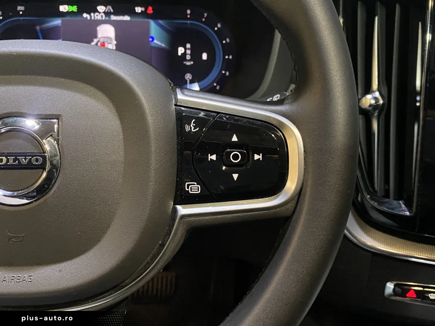 VOLVO XC60 Ultimate Dark AWD B&W 360Cam LED SHZ Pano